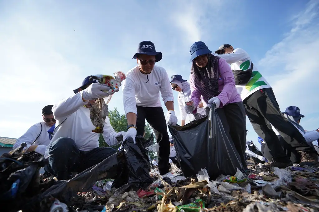 Telkom Kumpulkan 1,4 Ton Sampah